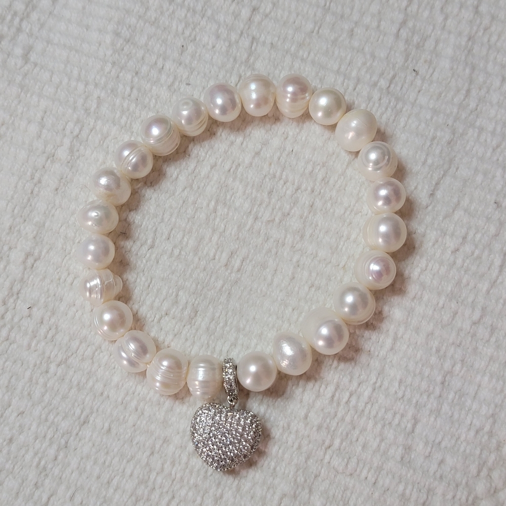Pearl Heart Charm Stretch Bracelet